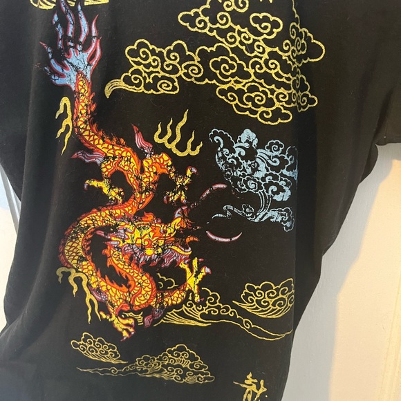 Men’s Small Black Shortsleeved Crewneck Tshirt by Otter w Dragon Image Graphic - Picture 2 of 6